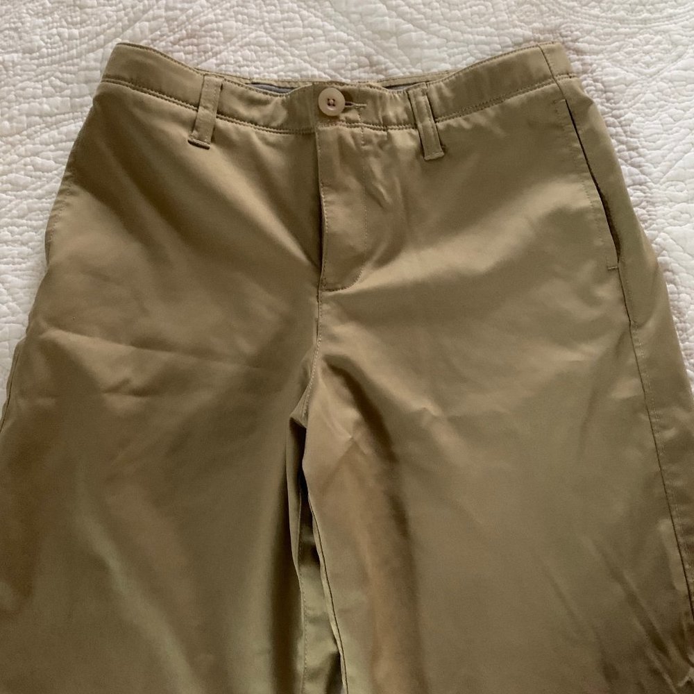 Under Armour Boys Khaki Golf Shorts Size 12